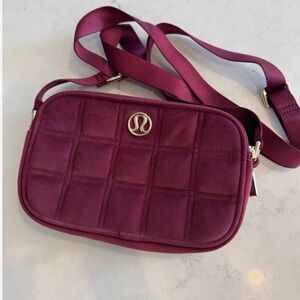 Lululemon crossbody Camera bag   Wine berry velour